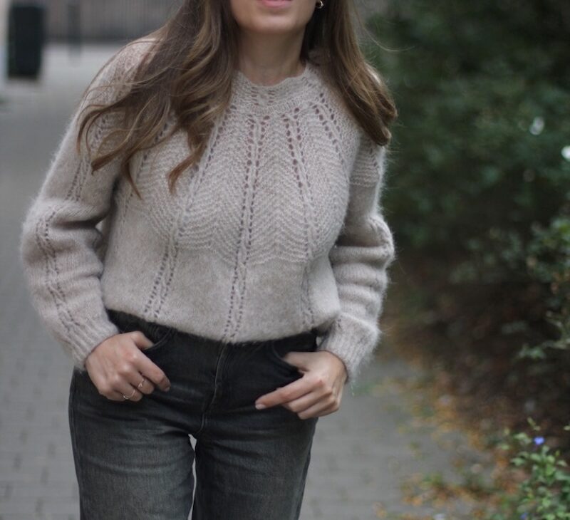 feathery sweater for woman, round yoke knit sweater, top-down knitted sweater, woman's knitted jumper, modern knits, hand knit pullover, pull en maille femme, pull en tricot pour femme,